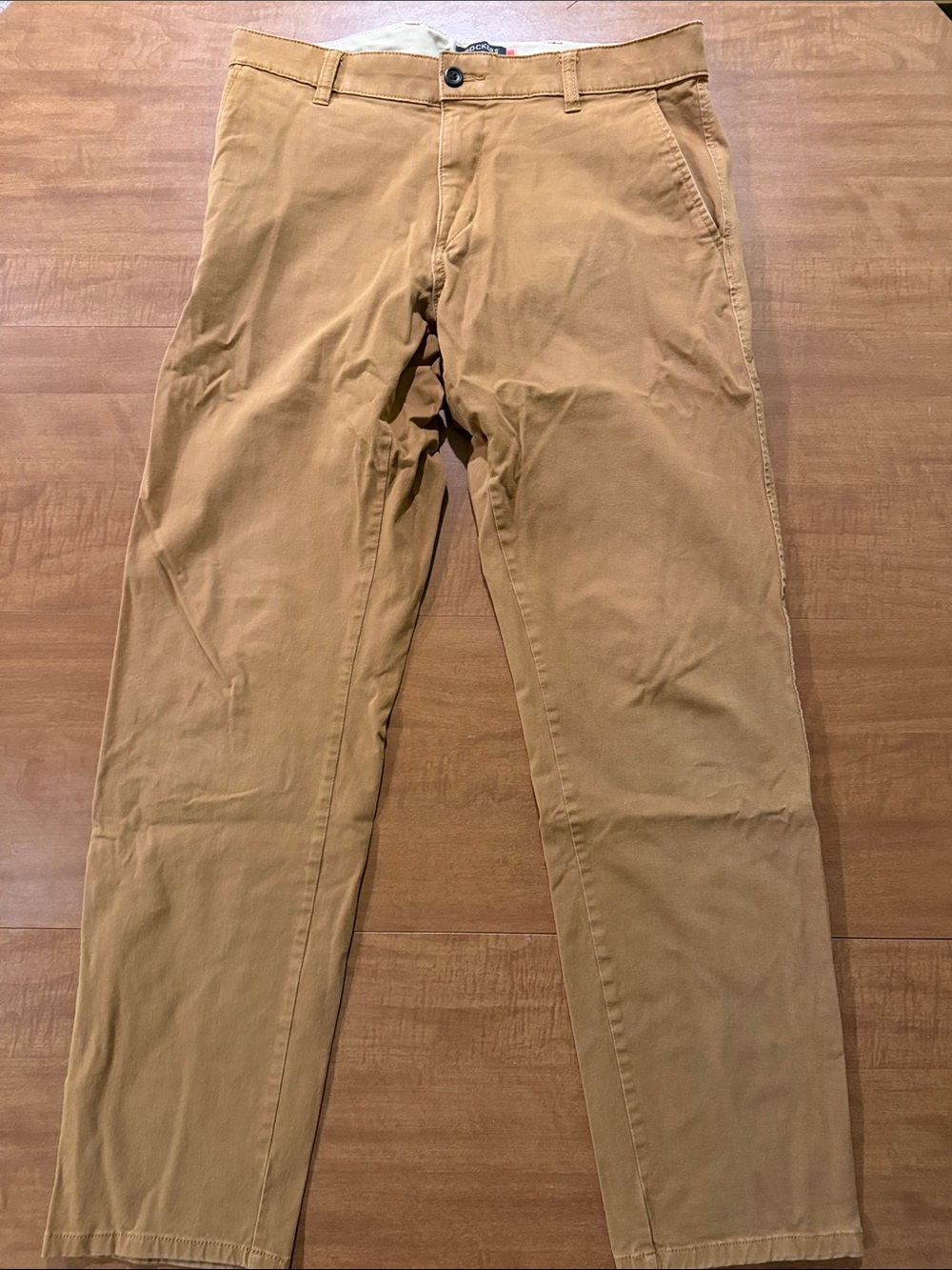 Dockers Men's Chinos in Camel Tan 31x32